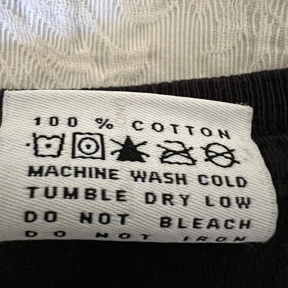 Undefeated T-Shirt "Walk-Ins Welcome" - Picture 4 of 5